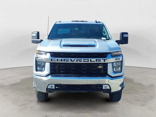 Used 2023 Silver Ice Metallic Chevrolet LT image 8