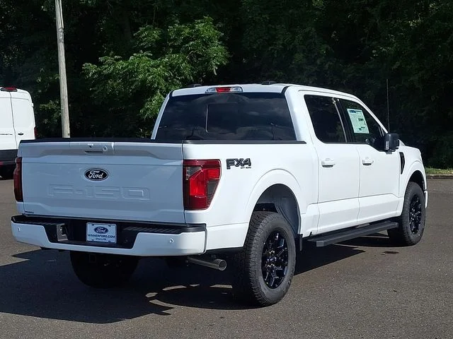New 2026 Oxford White Ford XLT image 4