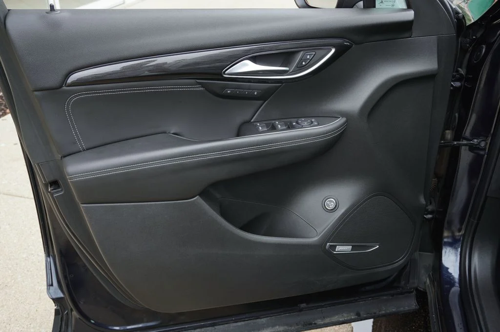 Used 2021 Blue Buick Essence image 9