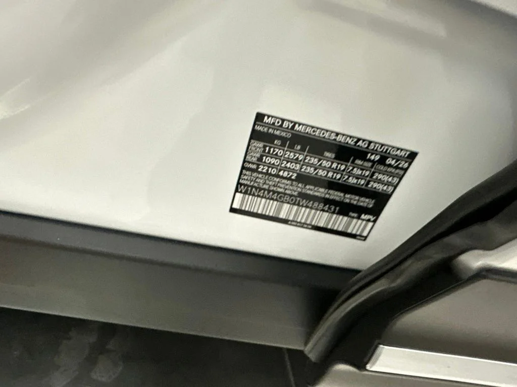 New 2026 White Mercedes-Benz GLB 250 image 28