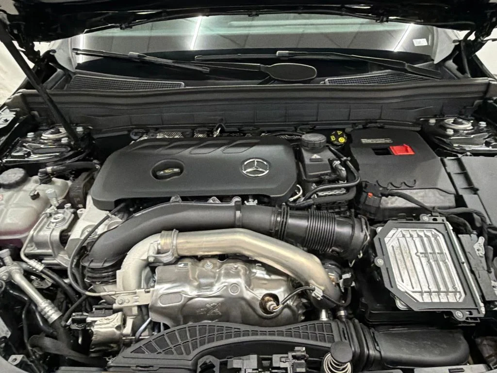 New 2026 Black Mercedes-Benz GLB 250 image 30