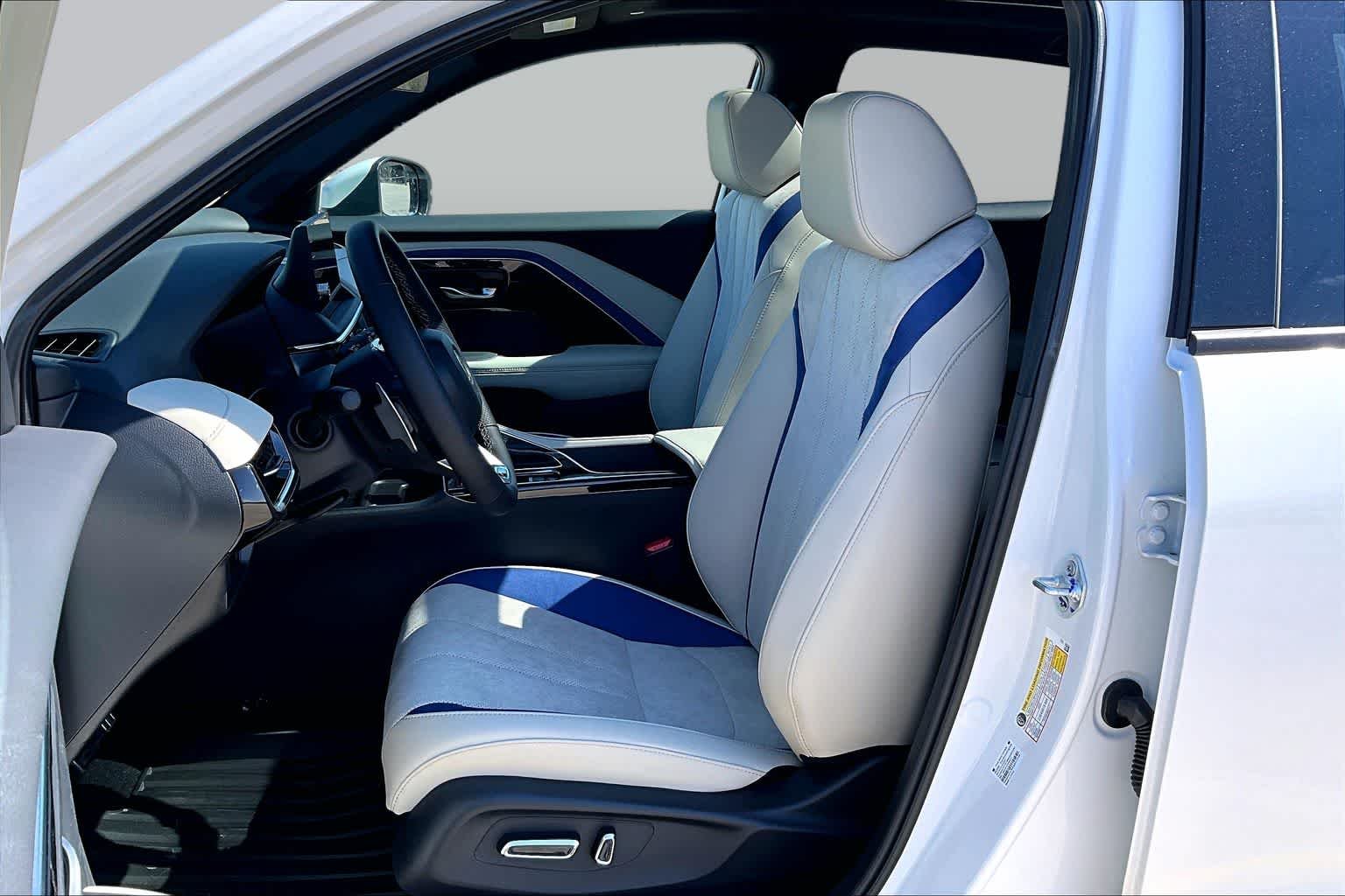 Used 2026 Platinum White Pearl Acura w/A-Spec Package image 9