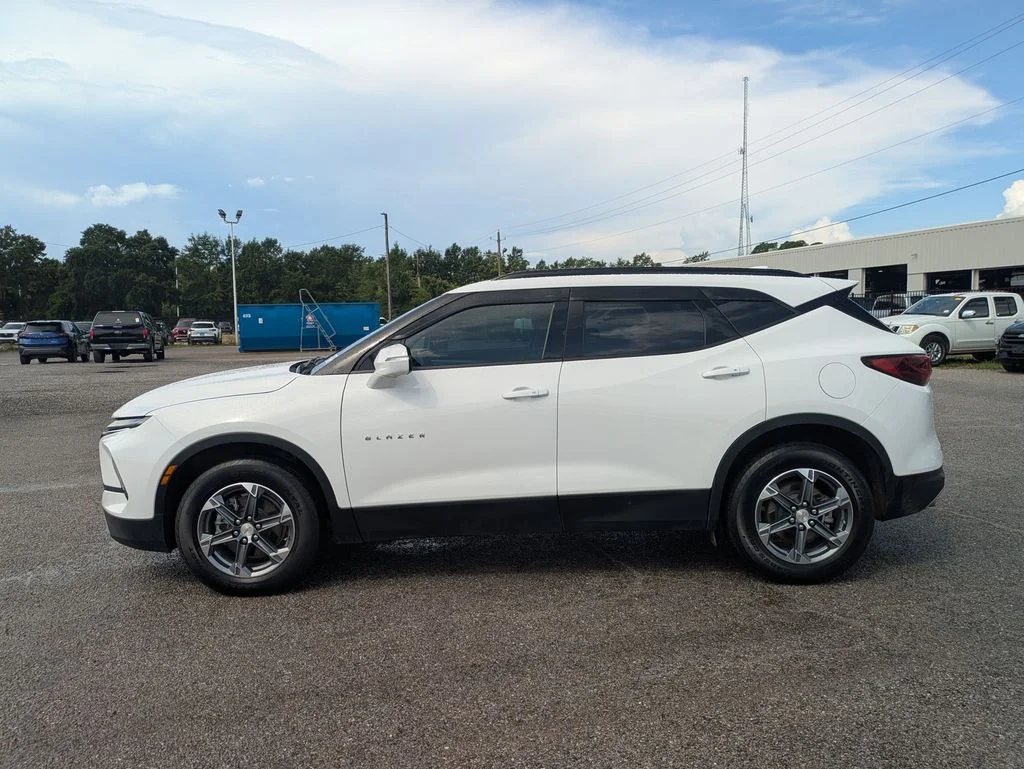 Used 2024 White Chevrolet LT image 2