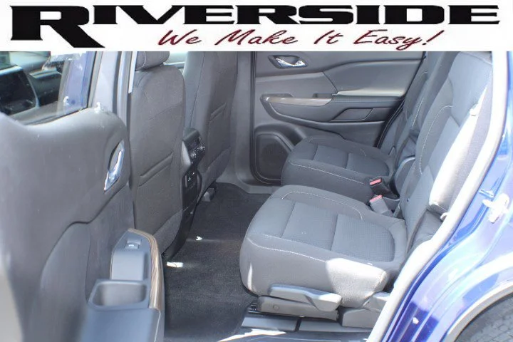 Certified Used 2023 Ultra Blue Metallic GMC SLE image 15