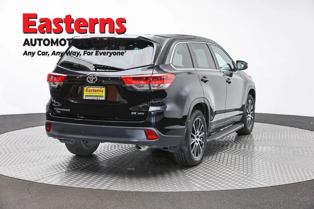 Used 2018 Black Toyota SE image 5