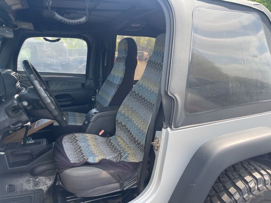 Used 2006 Silver Jeep Rubicon image 16