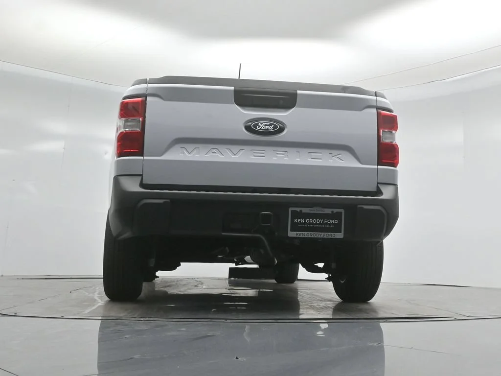 New 2026 Space White Metallic Ford XLT image 42