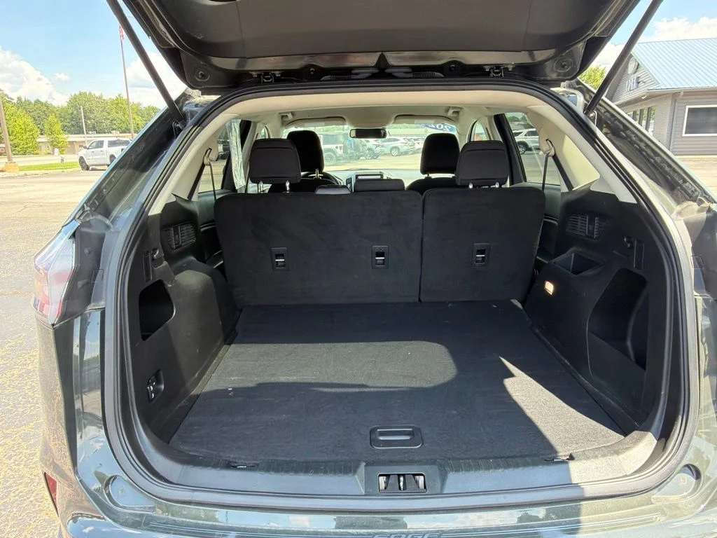 Used 2024 Green Ford SEL image 10