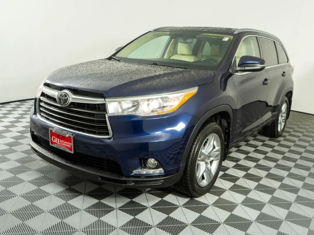 Used 2015 Blue Toyota Limited Platinum V6 image 3