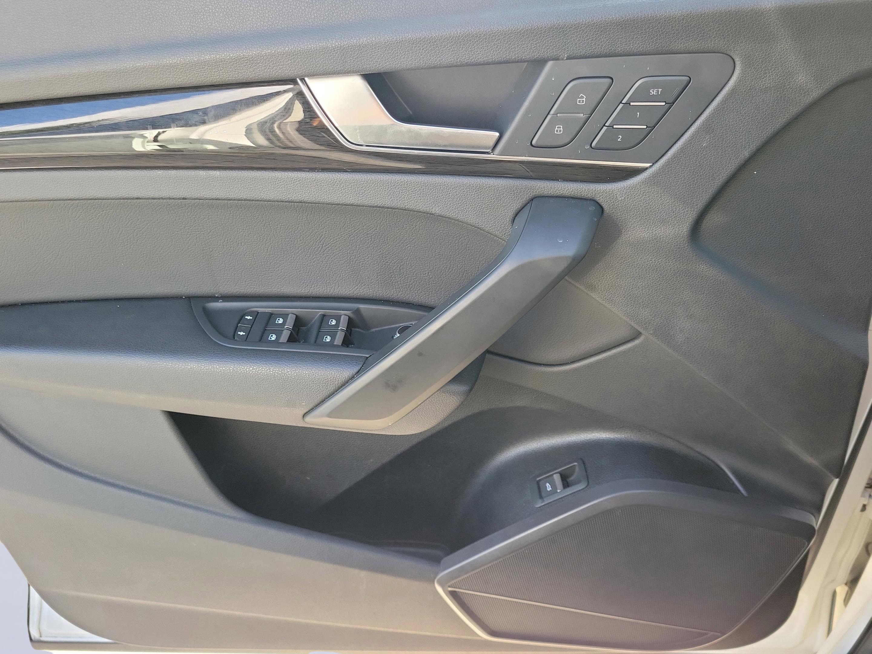 Used 2019  Audi Premium image 13