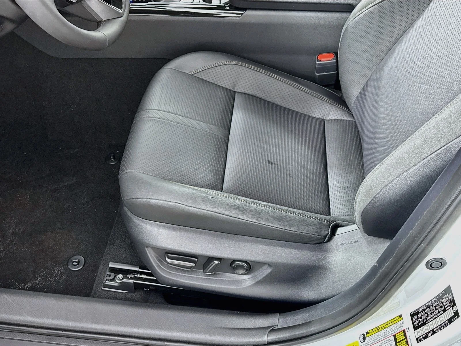 New 2026 Wind Chill Pearl <sup>1</sup> Toyota  XLE AWD image 11