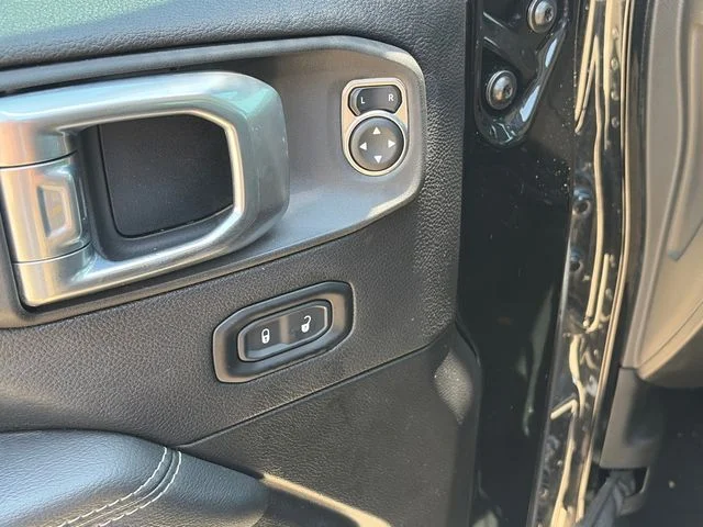 Used 2023 Black Jeep Overland image 19