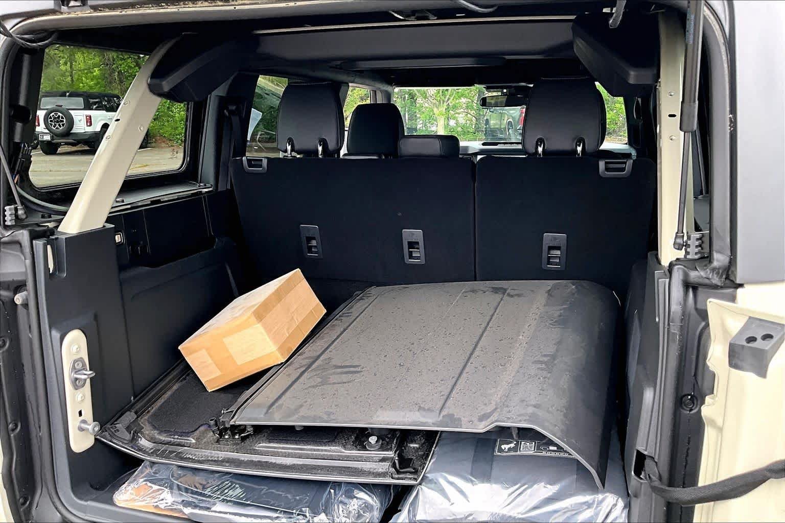 New 2025 Desert Sand Ford Big Bend® image 18