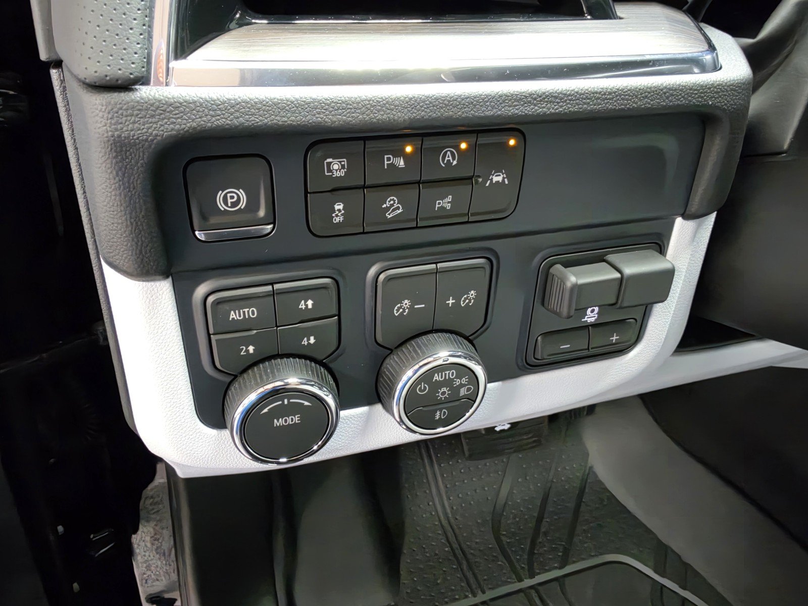 2027 Chevrolet Tahoe Premier - Photo 22