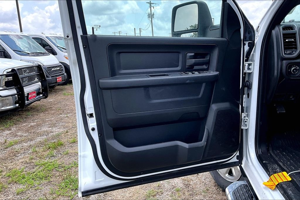 New 2024 Ram 3500 Tradesman 4D Crew Cab