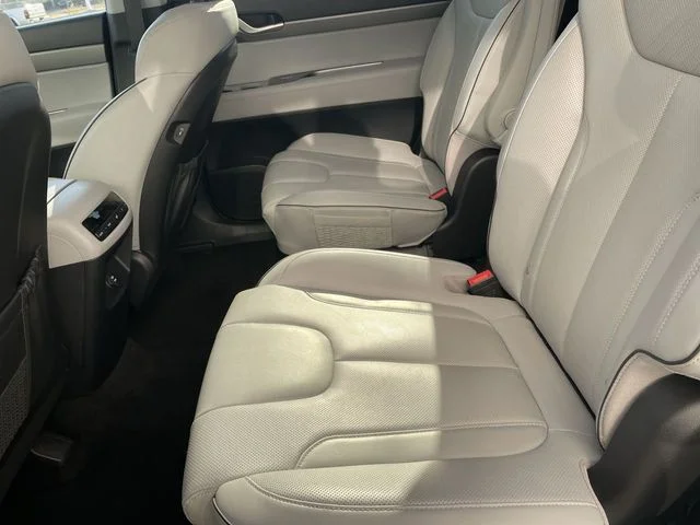 Used 2025 White Hyundai SEL image 22