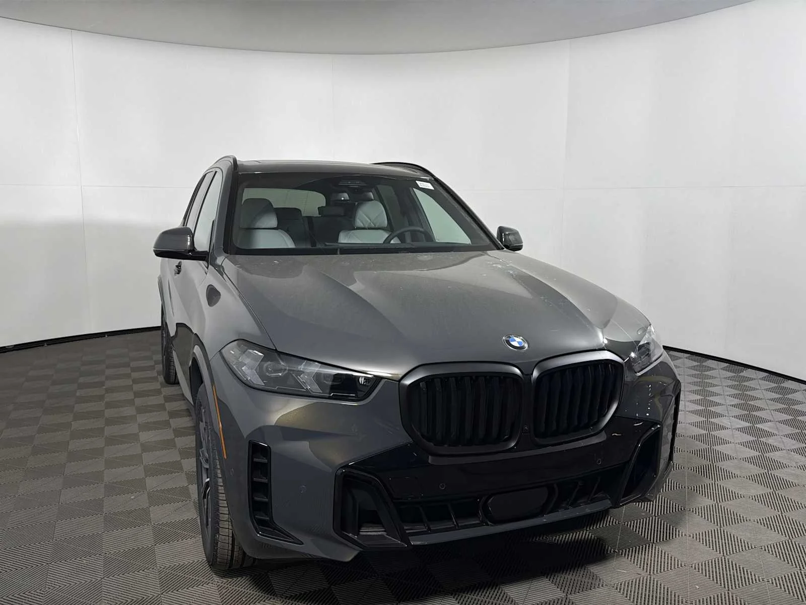 New 2026 Dravit Grey Metallic BMW xDrive40i image 6