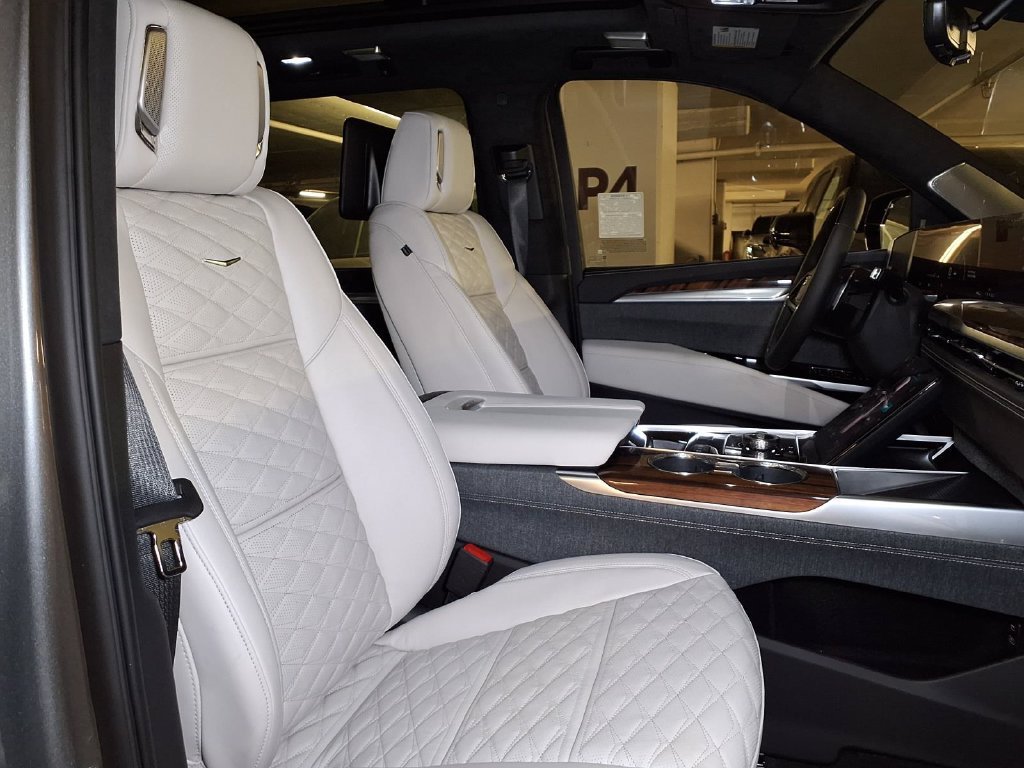 2026 Cadillac Escalade ESV Platinum Sport - Photo 6