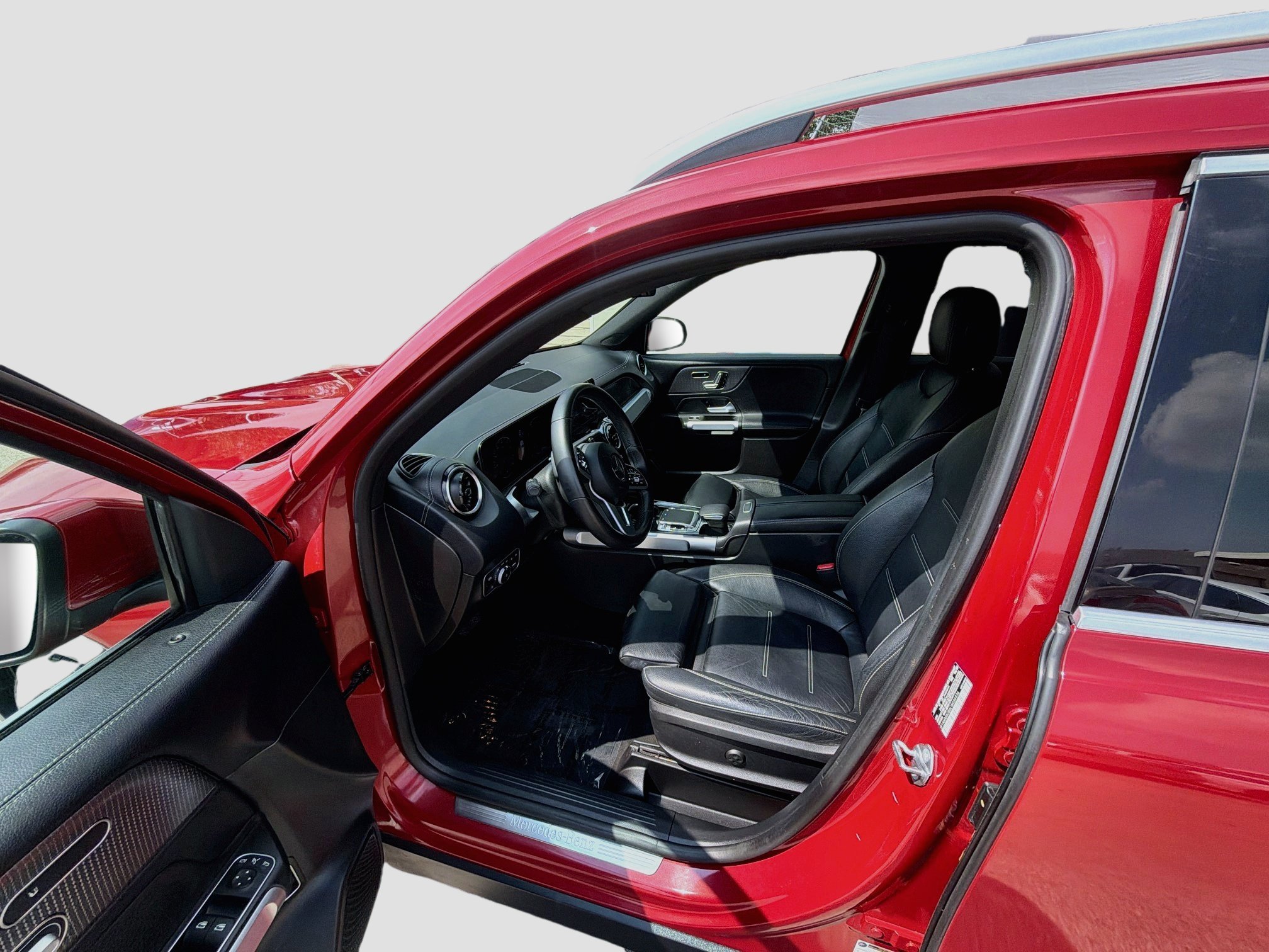 Used 2020 Red Mercedes-Benz GLB 250 image 18