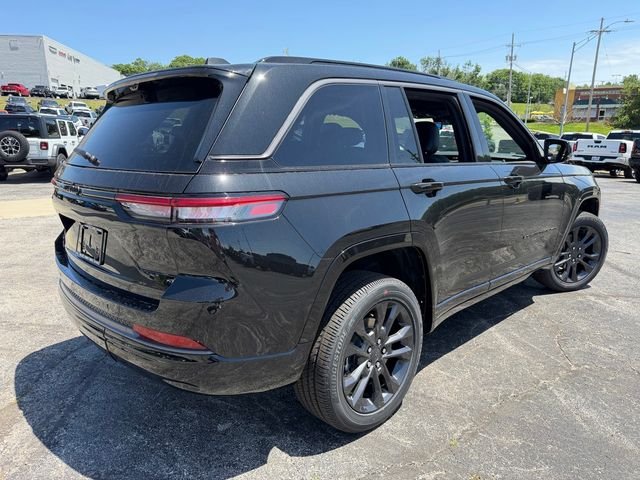 New 2026 Diamond Black Crystal Pearl-Coat Exterior Paint Jeep Limited Reserve image 7