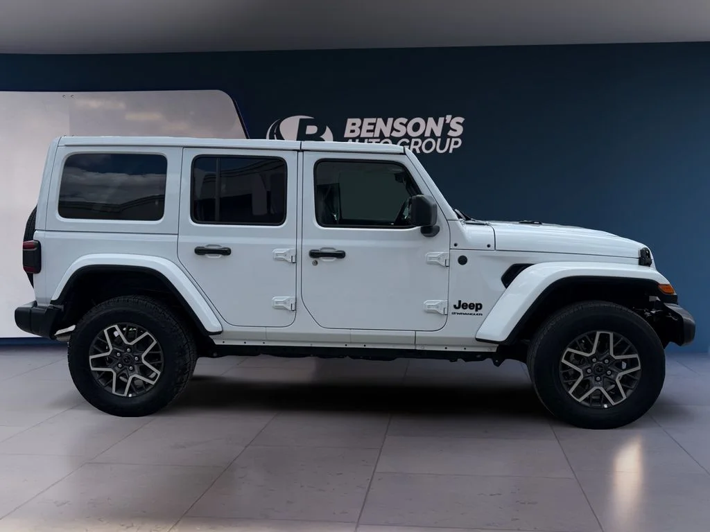 Used 2025 White Jeep Sahara image 6