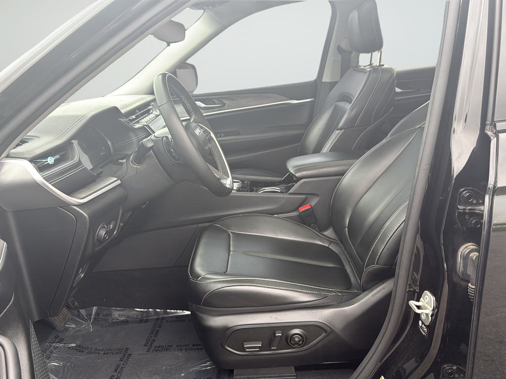 Used 2023 Black Jeep Limited image 10