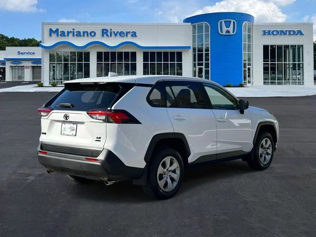 Used 2023 Ice Toyota LE image 6