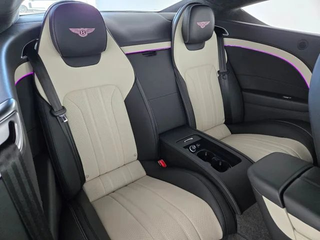 Used 2022  Bentley V8 image 15