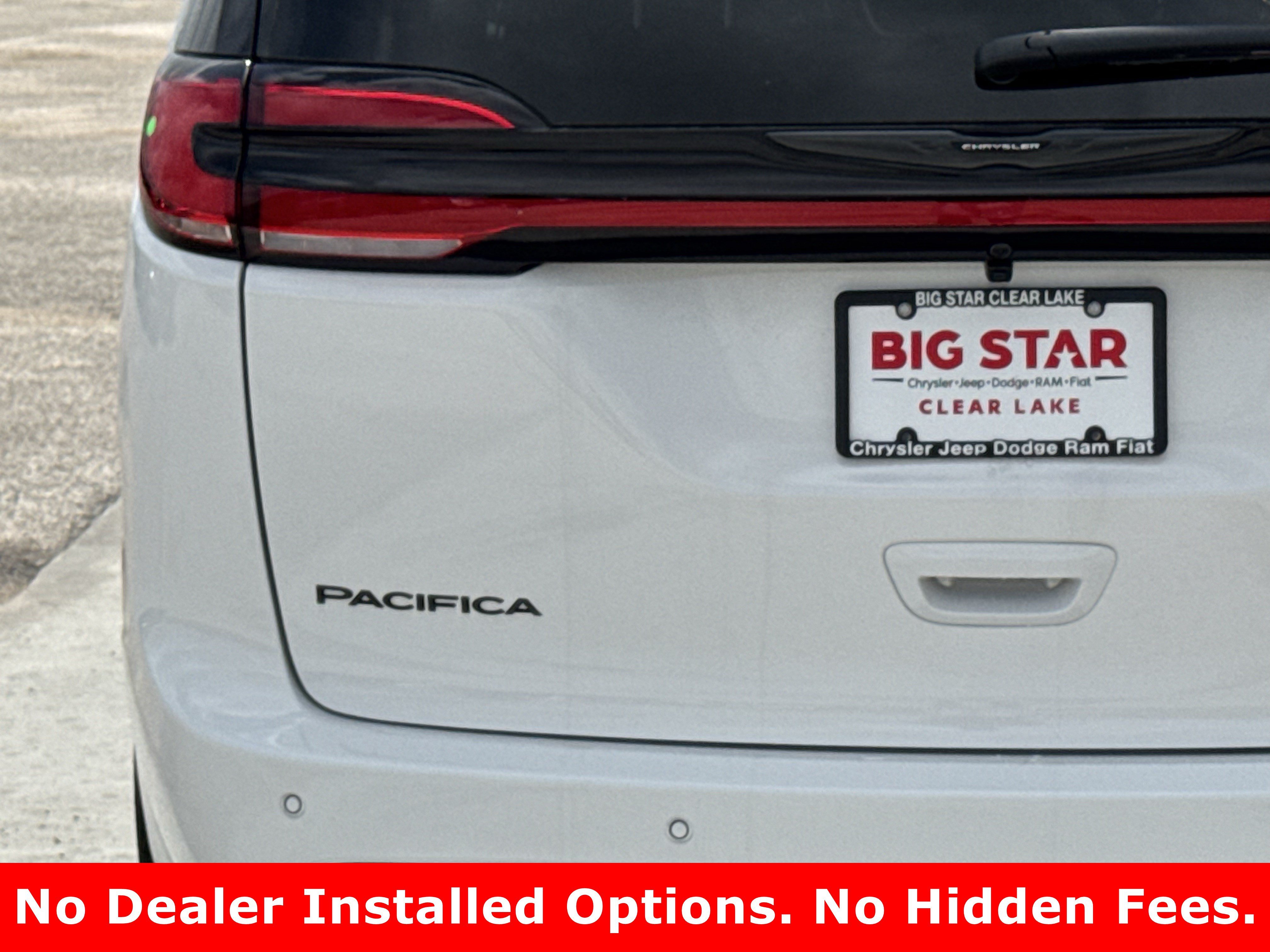 New 2026 Bright White Clear-Coat Exterior Paint Chrysler Select image 10