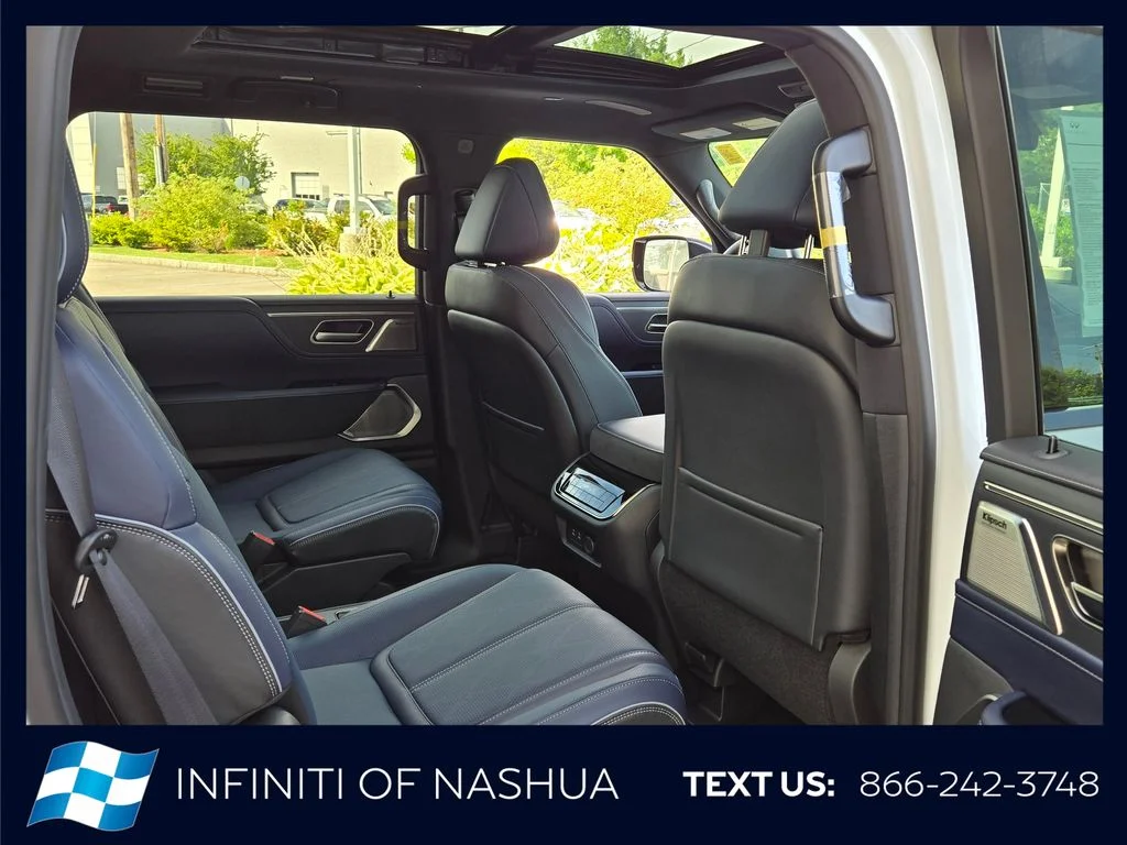 New 2027 2T RADIANT WHIT INFINITI Sport 4WD image 17