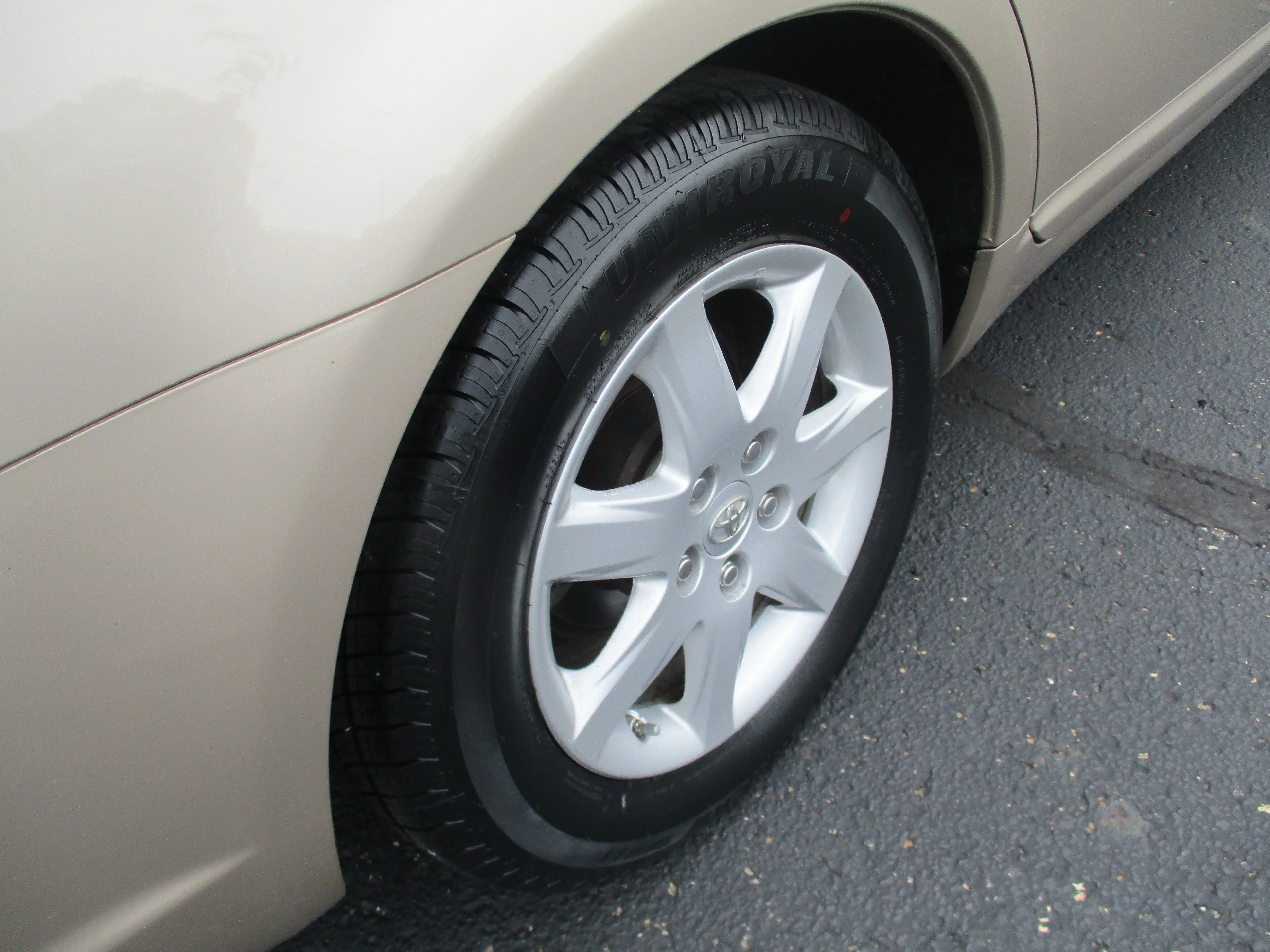 Used 2007 Beige Toyota  image 43