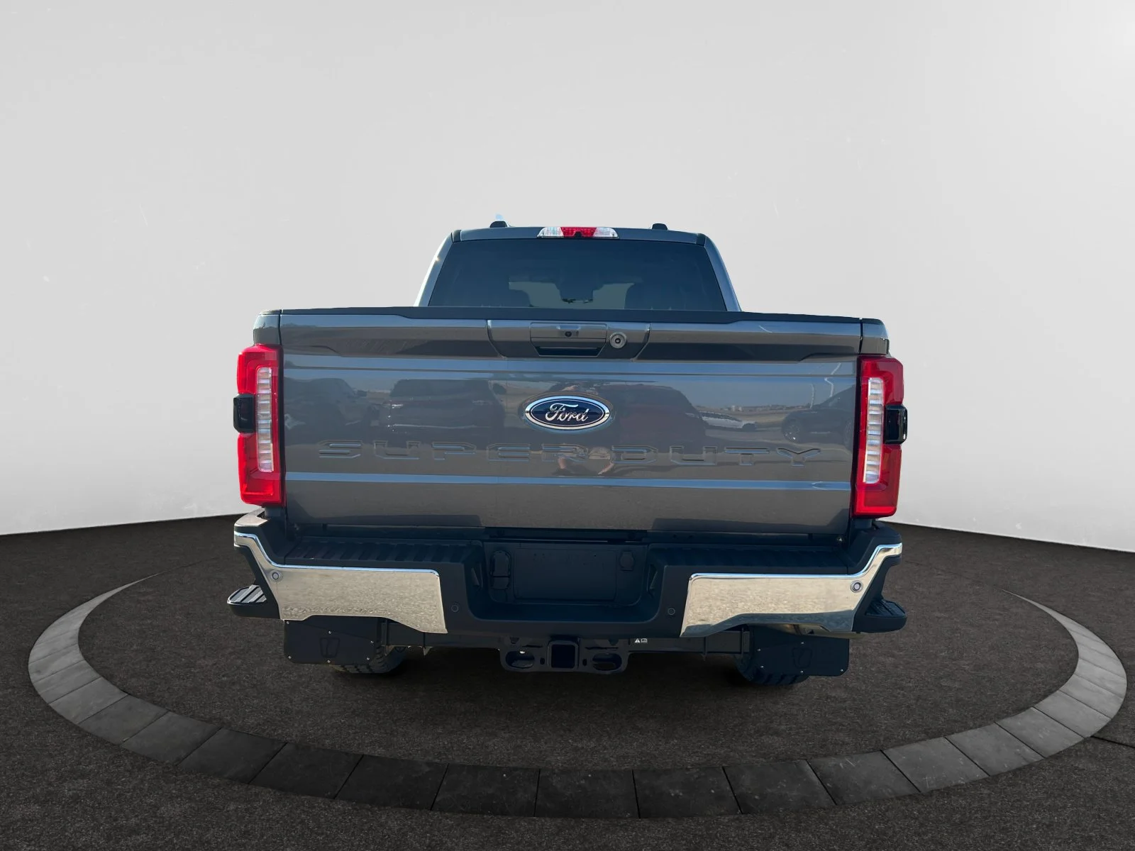 New 2026 Carbonized Grey Metallic Ford XLT image 4