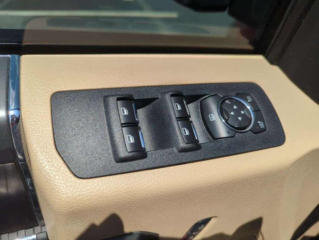 Used 2015 Red Ford XLT image 30