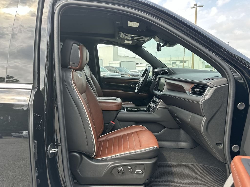 2024 GMC Yukon Denali Ultimate - Photo 28
