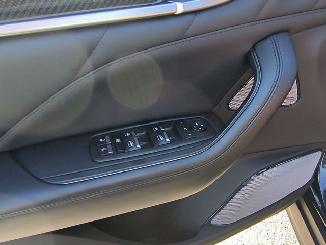 Used 2024 Nero Assoluto Metallic Maserati Trofeo image 11