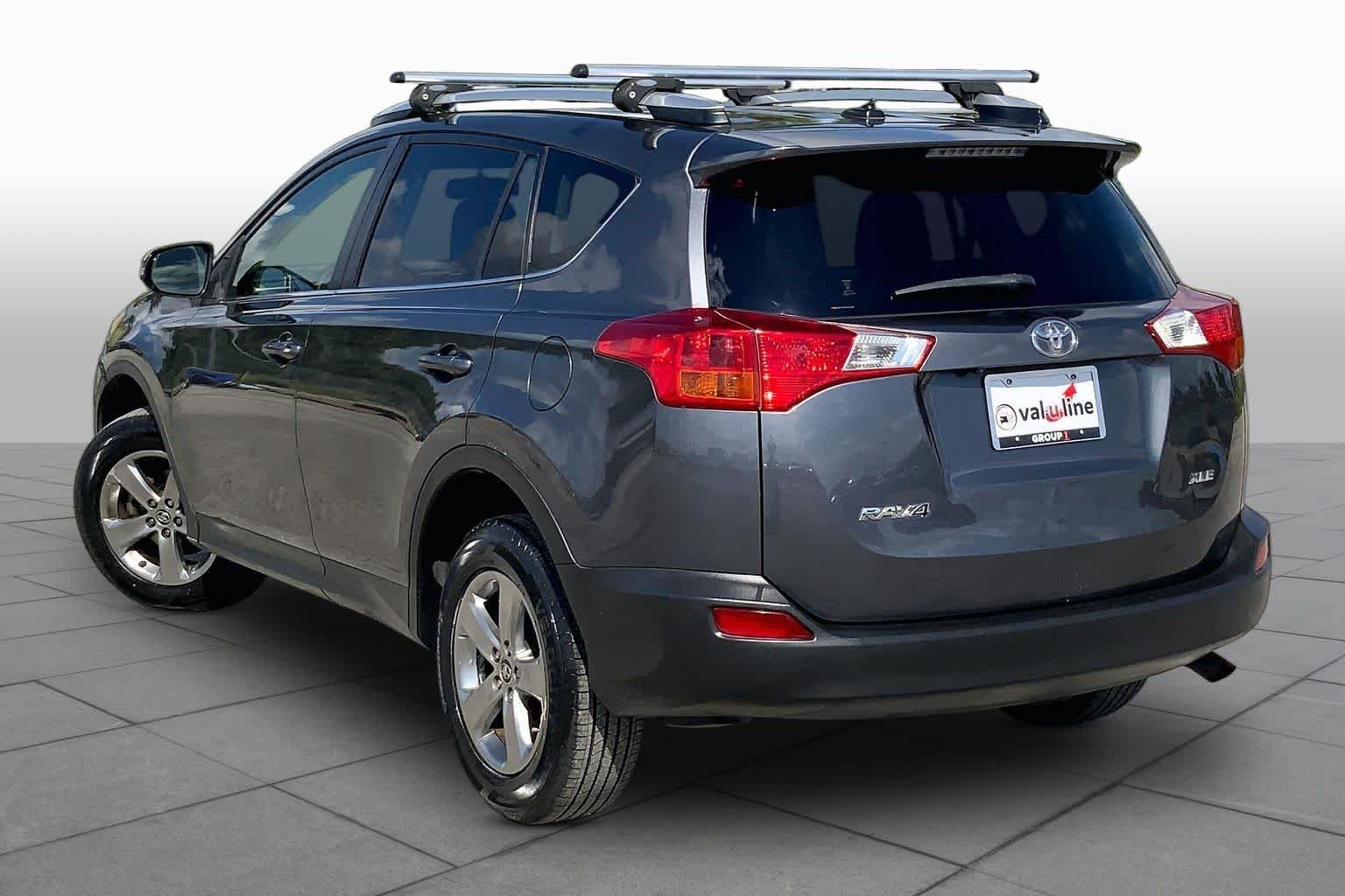 Used 2015 Magnetic Gray Metallic Toyota XLE image 11