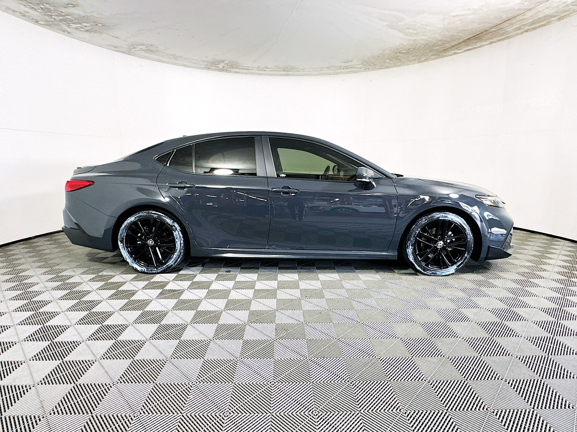 2025 Toyota Camry thumbnail 4