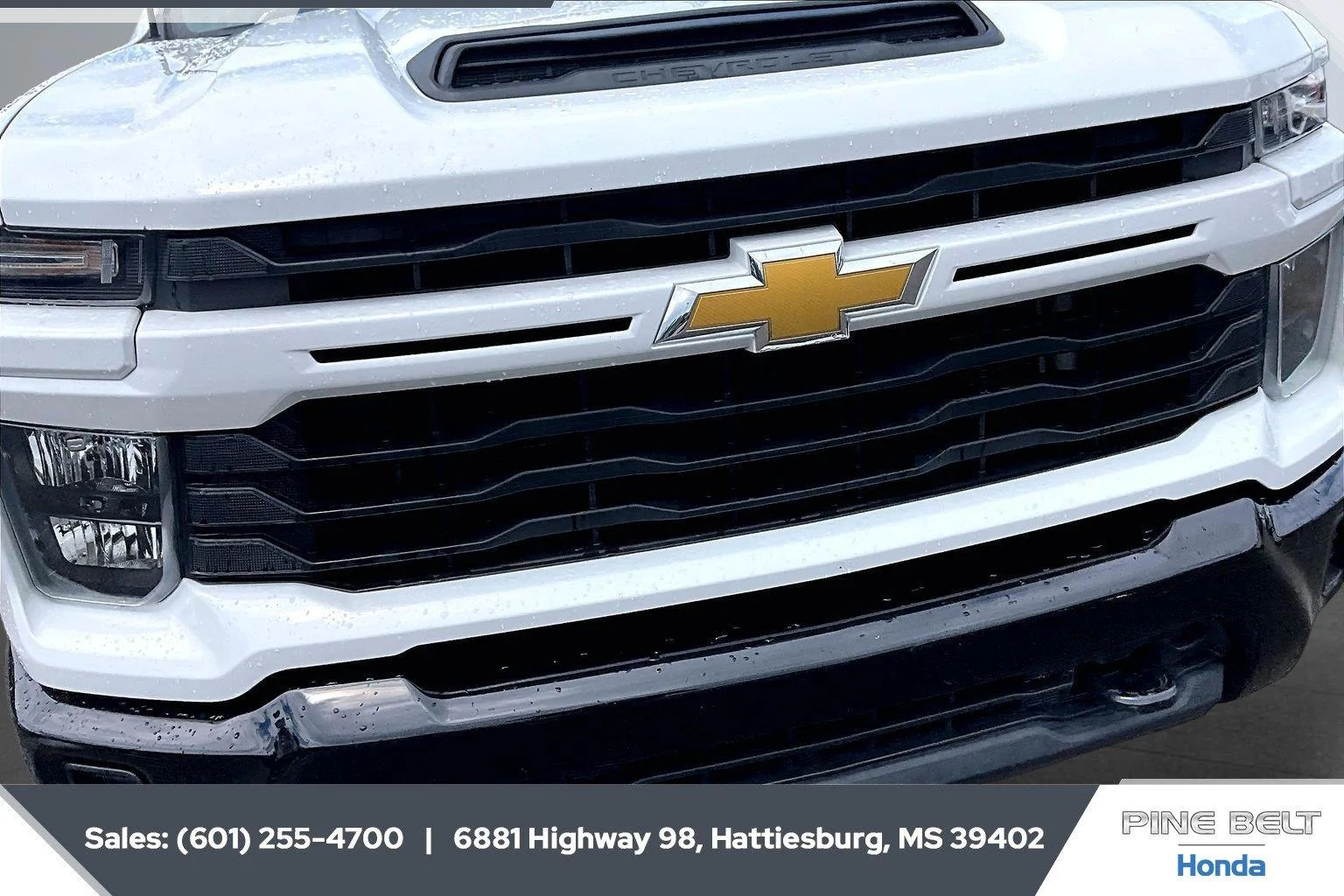 Used 2024 Summit White Chevrolet Custom image 20