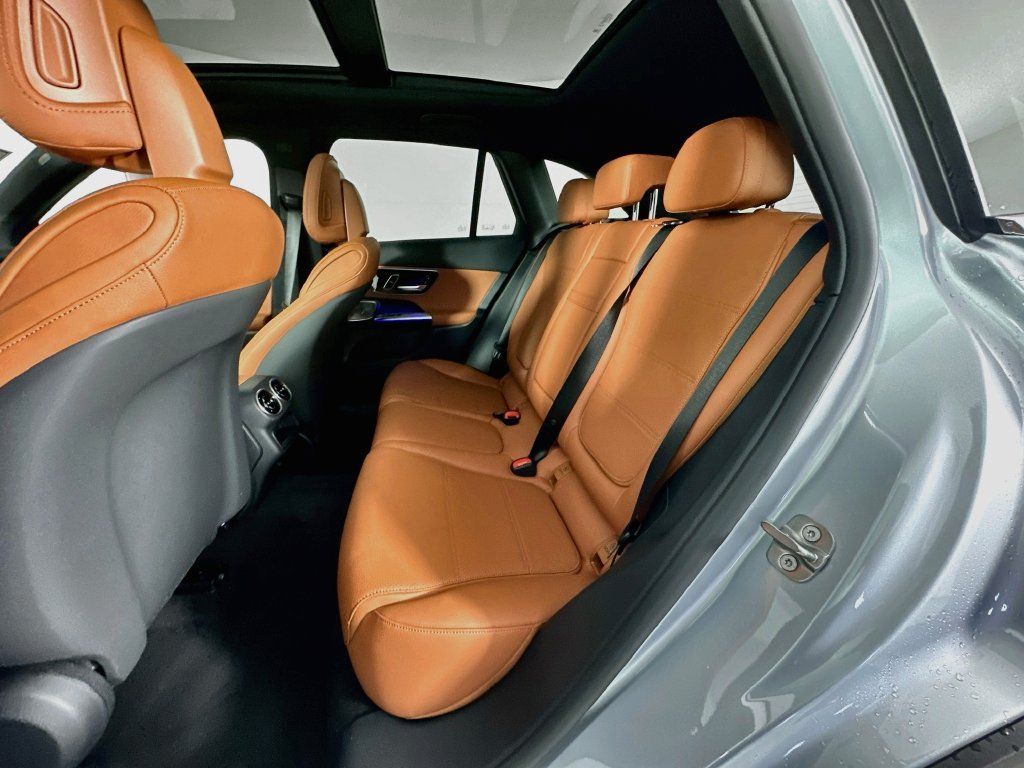 New 2027 Cirrus Silver Metallic Mercedes-Benz GLC 300 image 26