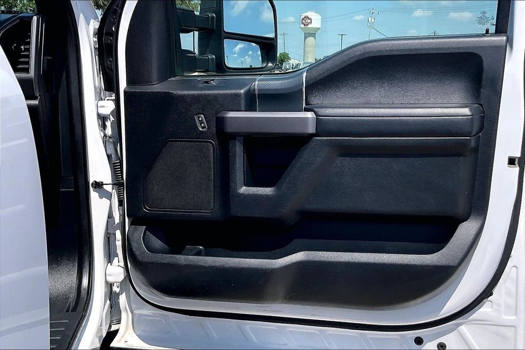Used 2020 Oxford White Ford XLT image 29