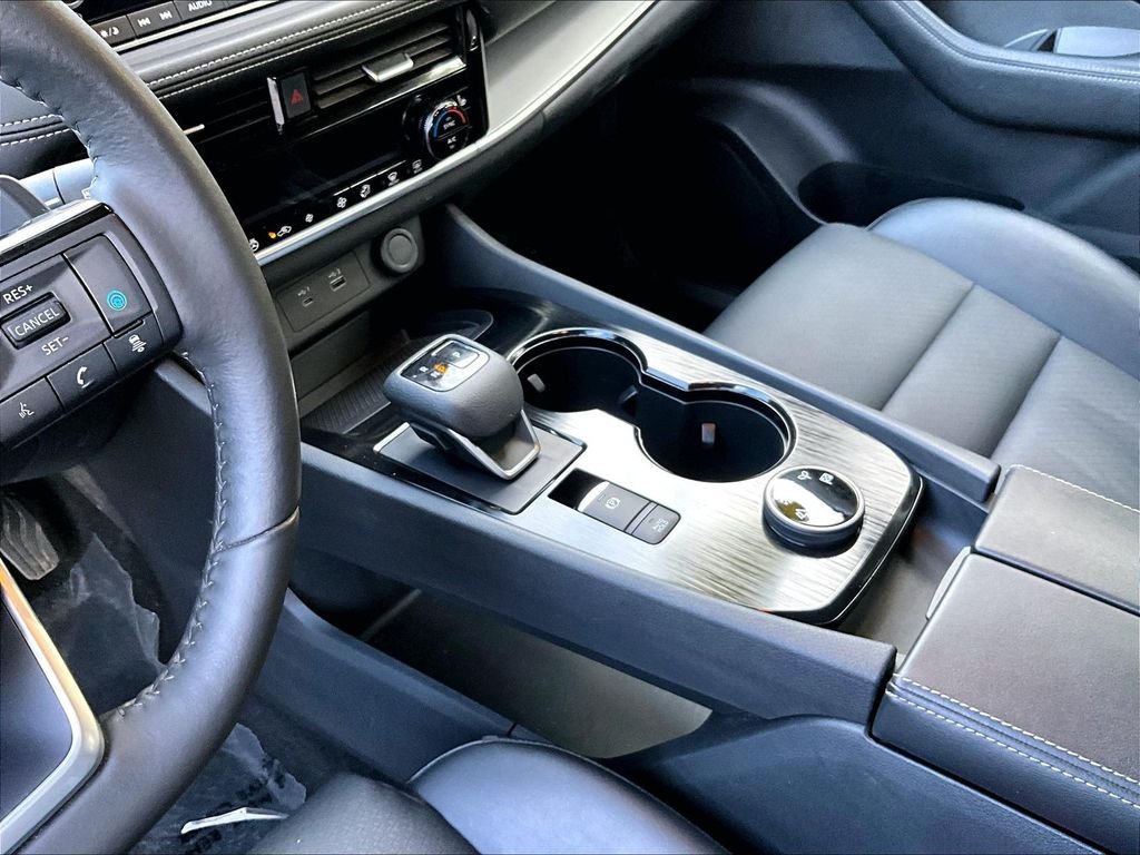 Used 2021 Super Black Nissan SV image 20