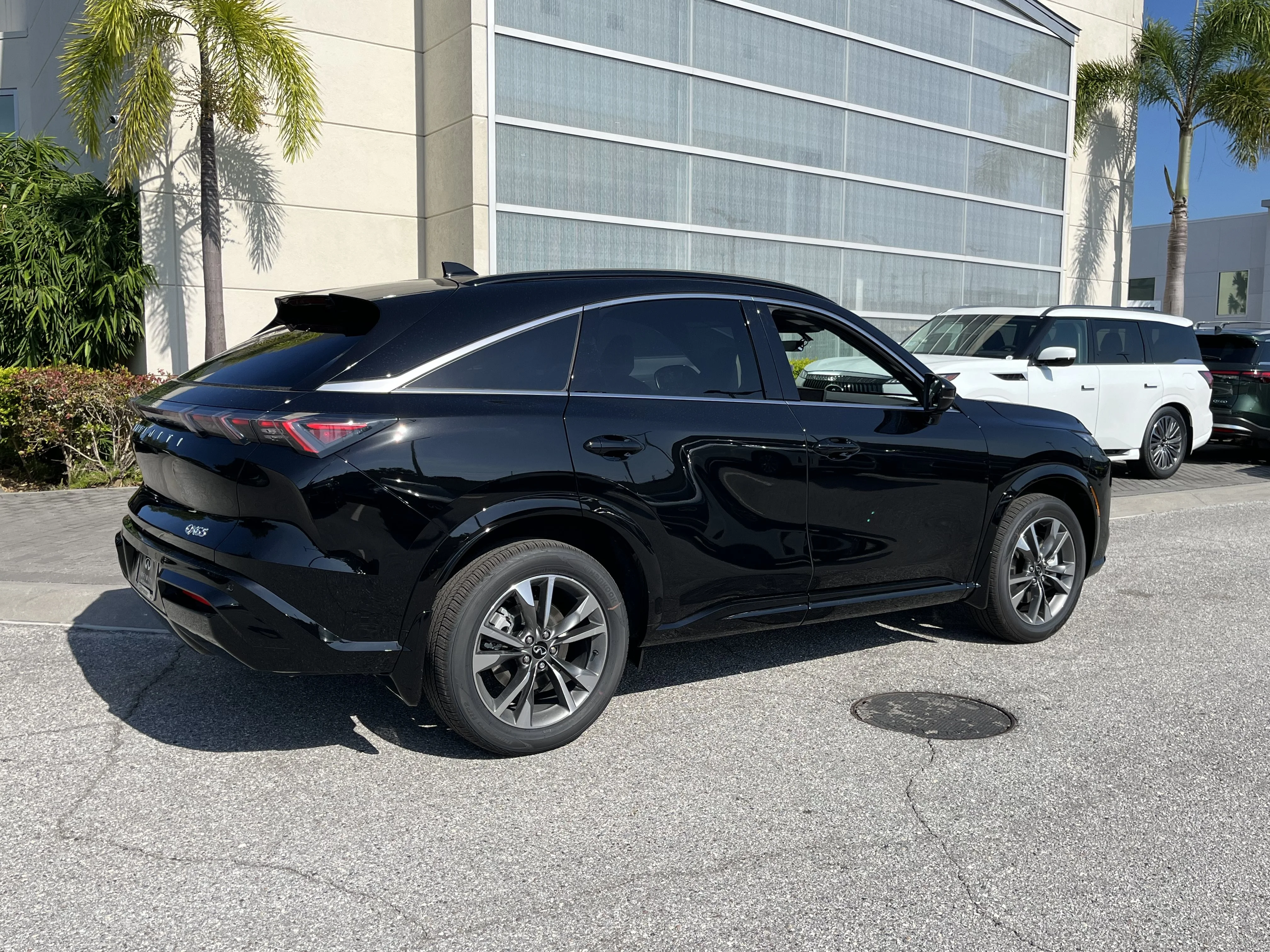 New 2027 Black Obsidian INFINITI LUXE image 5