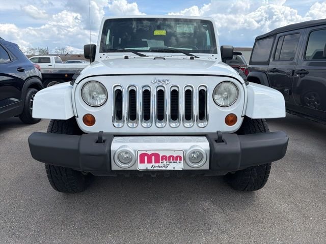 Used 2013 White Jeep Sahara image 29