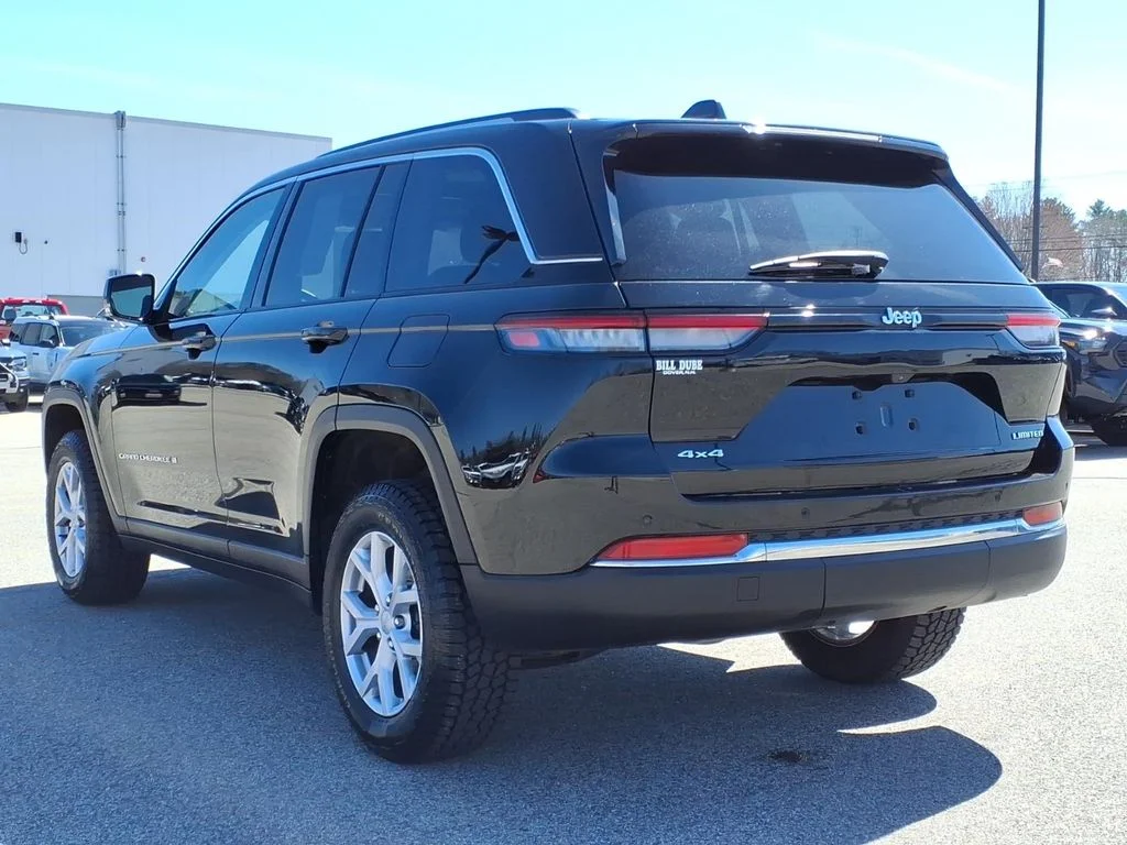 Used 2022 Black Jeep Limited image 19