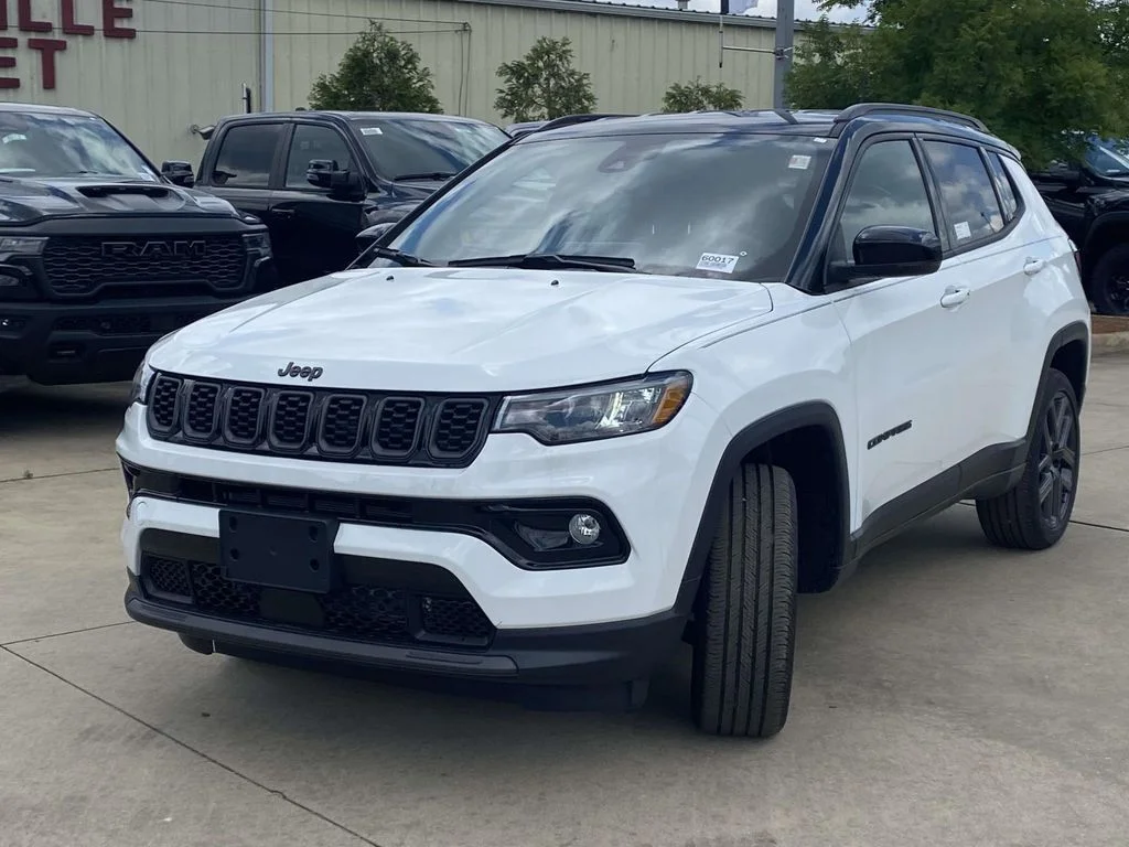 New 2026 Bright White Clear-Coat Exterior Paint Jeep Limited Altitude image 3