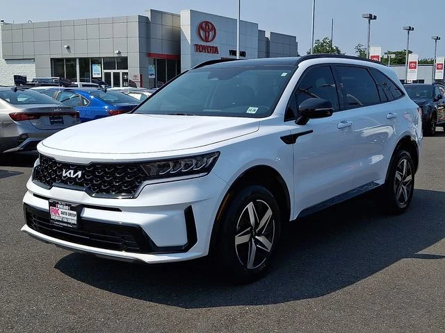 Certified Used 2023 White Kia S image 4
