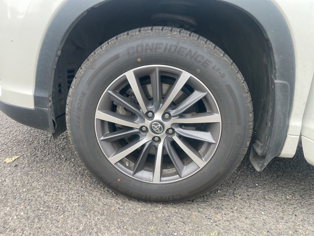 Used 2017 Blizzard Pearl Toyota XLE image 22