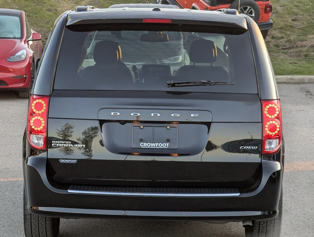 Used 2019 Black Dodge Crew Plus - - FWD - 3.6L V6 - Power Sliding Doors - Power Liftgate - Leather Seat & More! image 7