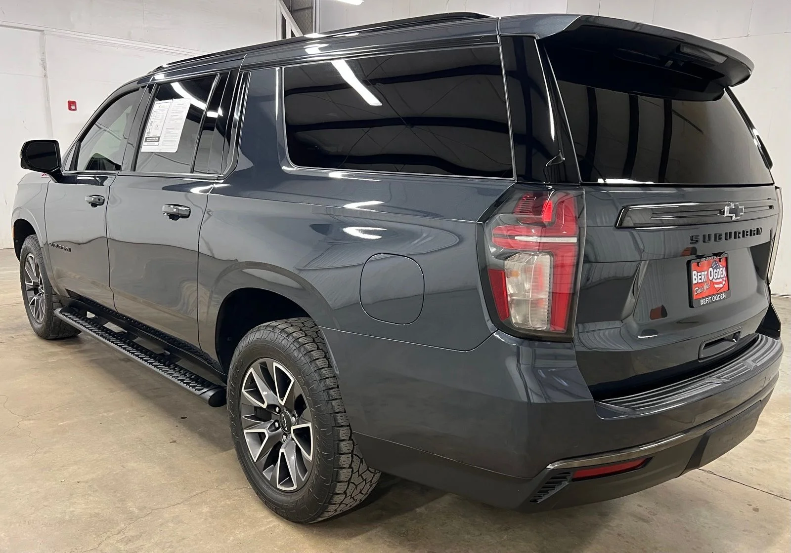 Used 2022 Gray Chevrolet Z71 image 4