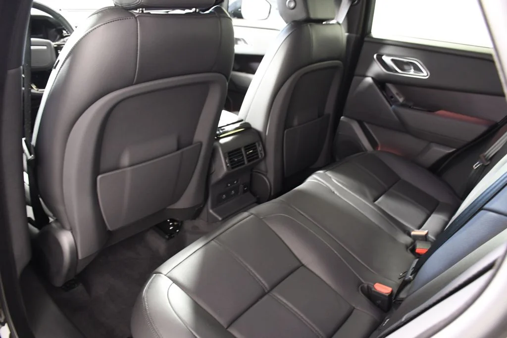 New 2026 Santorini Blk Land Rover Dynamic SE image 27